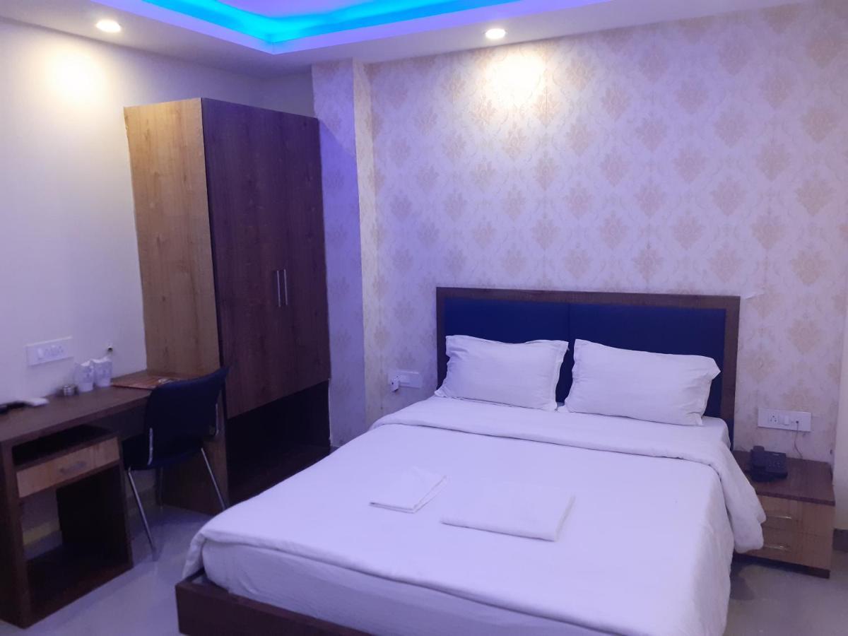 Hotel Delight Deluxe Pipra Dewas Exterior photo